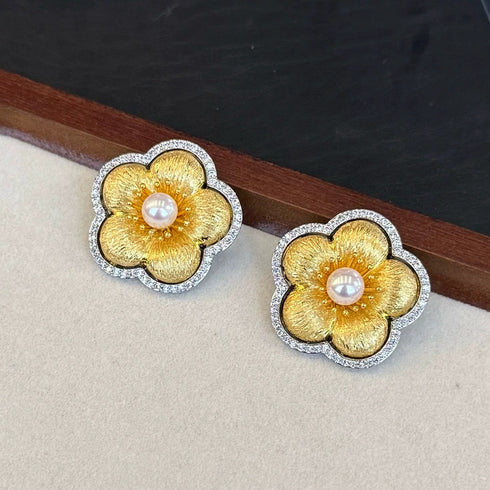 Gold Flower Pearl Brooch